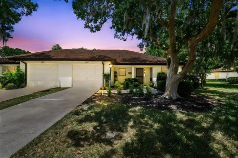 House in Crystal River, Florida 2 bedrooms, 100.52 sq.m. № 1663369 - photo 1