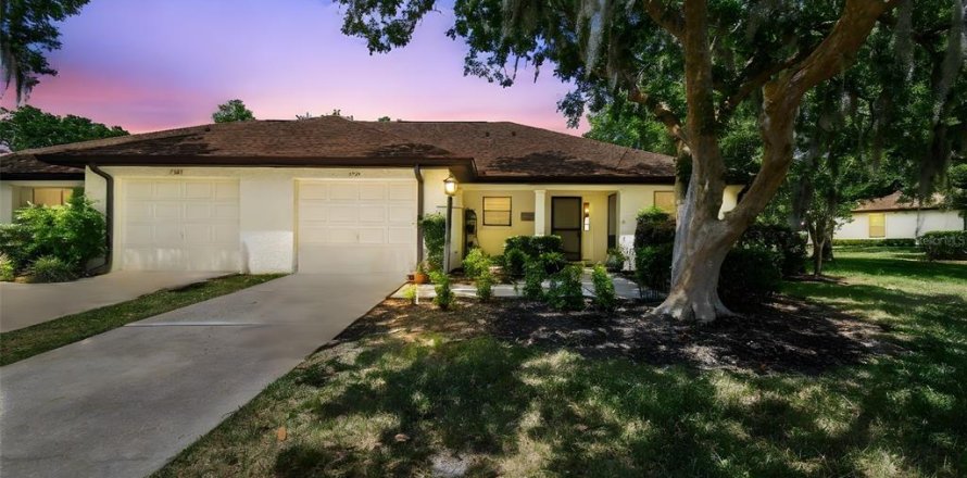 House in Crystal River, Florida 2 bedrooms, 100.52 sq.m. № 1663369
