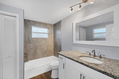 Casa en venta en Sarasota, Florida, 3 dormitorios, 145.67 m2 № 1762163 - foto 16