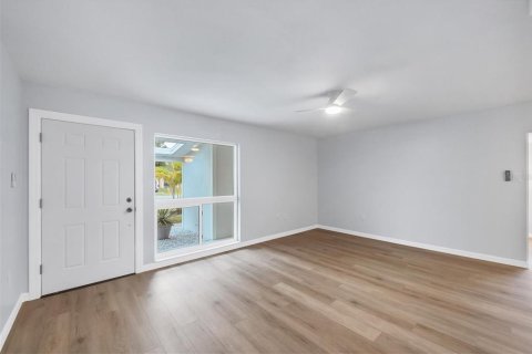 Casa en venta en Sarasota, Florida, 3 dormitorios, 145.67 m2 № 1762163 - foto 4