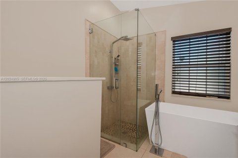 Casa en venta en Pembroke Pines, Florida, 4 dormitorios, 194.91 m2 № 2178133 - foto 23