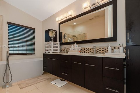 Casa en venta en Pembroke Pines, Florida, 4 dormitorios, 194.91 m2 № 2178133 - foto 22