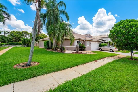 Casa en venta en Pembroke Pines, Florida, 4 dormitorios, 194.91 m2 № 2178133 - foto 3