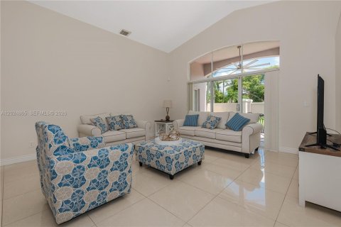 Casa en venta en Pembroke Pines, Florida, 4 dormitorios, 194.91 m2 № 2178133 - foto 6