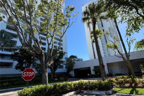 Copropriété à vendre à Aventura, Floride: 2 chambres, 107.58 m2 № 1941373 - photo 3