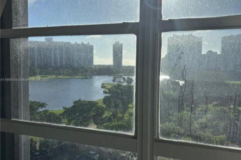 Copropriété à vendre à Aventura, Floride: 2 chambres, 107.58 m2 № 1941373 - photo 29