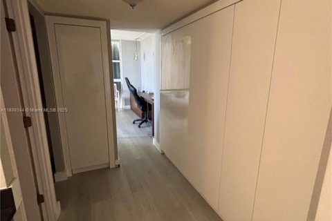 Copropriété à vendre à Aventura, Floride: 2 chambres, 107.58 m2 № 1941373 - photo 16