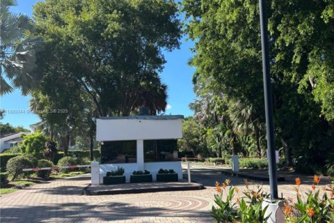 Copropriété à vendre à Aventura, Floride: 2 chambres, 107.58 m2 № 1941373 - photo 2