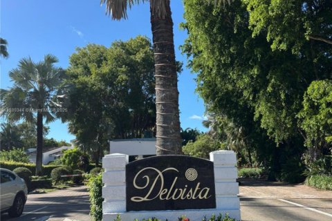 Copropriété à vendre à Aventura, Floride: 2 chambres, 107.58 m2 № 1941373 - photo 1