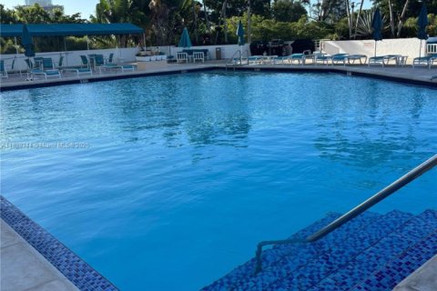 Copropriété à vendre à Aventura, Floride: 2 chambres, 107.58 m2 № 1941373 - photo 12