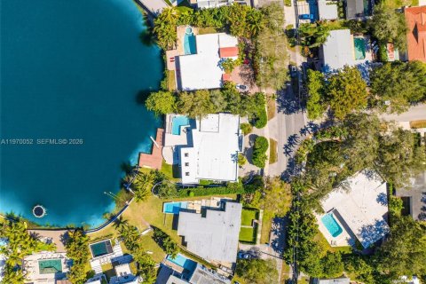 House in North Miami Beach, Florida 5 bedrooms № 2032684 - photo 3