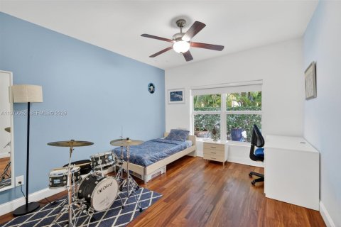 Casa en venta en North Miami Beach, Florida, 5 dormitorios, 301.93 m2 № 2032684 - foto 14