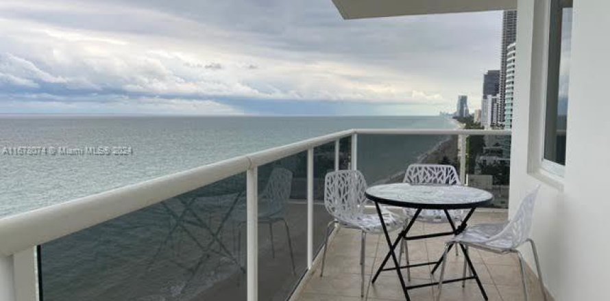 Condo in Hollywood, Florida, 2 bedrooms № 1859929