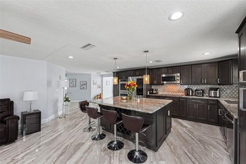 Villa ou maison à vendre à Tampa, Floride: 4 chambres, 174.93 m2 № 2097242 - photo 7