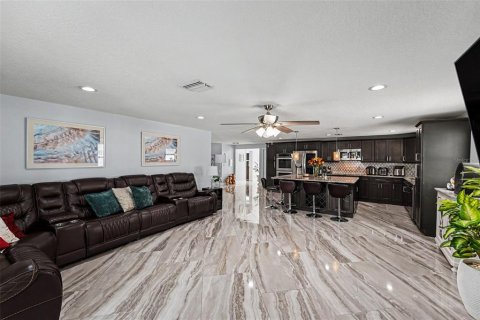Villa ou maison à vendre à Tampa, Floride: 4 chambres, 174.93 m2 № 2097242 - photo 6