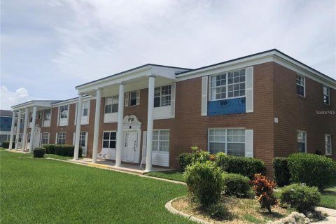 Condominio en venta en Port Charlotte, Florida, 2 dormitorios, 85.38 m2 № 1905508 - foto 1