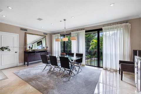 Townhouse in Miami, Florida 5 bedrooms, 374.86 sq.m. № 1836357 - photo 23