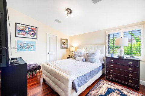 Townhouse in Miami, Florida 5 bedrooms, 374.86 sq.m. № 1836357 - photo 24