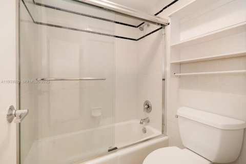 Снять в аренду кондоминиум в Майами-Бич, Флорида 51.1м2, № 1991809 - фото 9