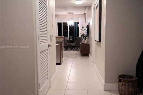 Снять в аренду кондоминиум в Санрайз, Флорида 1 спальня, 88.63м2, № 2051131 - фото 5