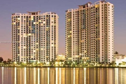 Condominio en Sunrise, Florida, 1 dormitorio  № 2051131