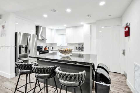 Villa ou maison à louer à Hollywood, Floride: 3 chambres, 148.64 m2 № 1980076 - photo 12