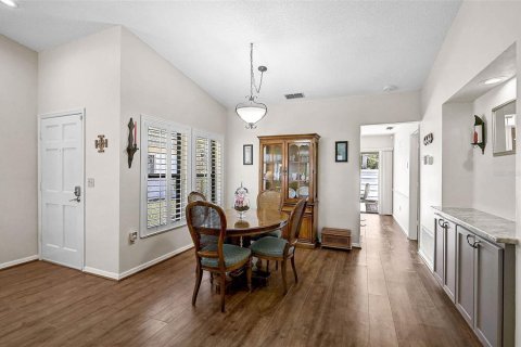 Villa ou maison à louer à Sarasota, Floride: 2 chambres, 138.24 m2 № 1902951 - photo 5