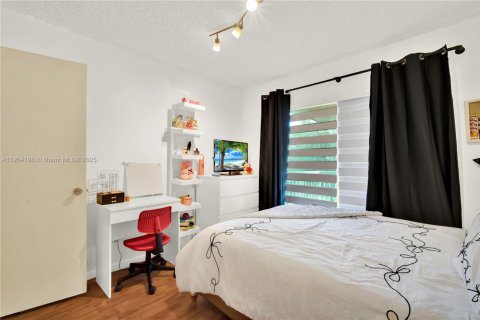 Condo in Doral, Florida, 3 bedrooms  № 1954938 - photo 19