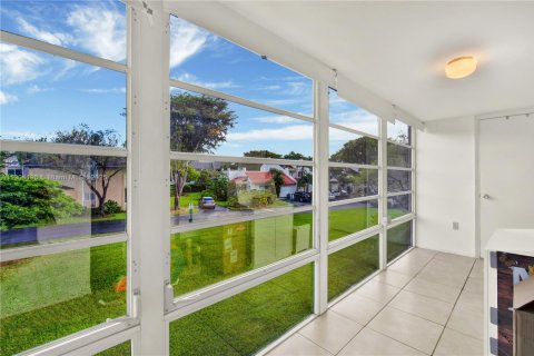Condo in Doral, Florida, 3 bedrooms  № 1954938 - photo 7