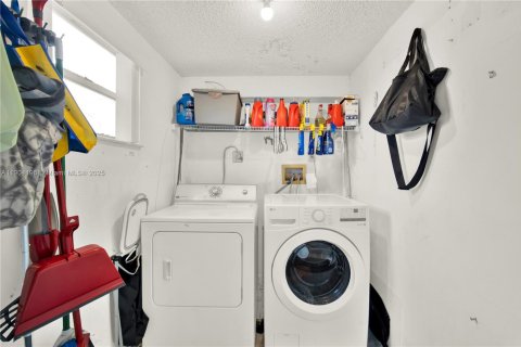 Condo in Doral, Florida, 3 bedrooms  № 1954938 - photo 29