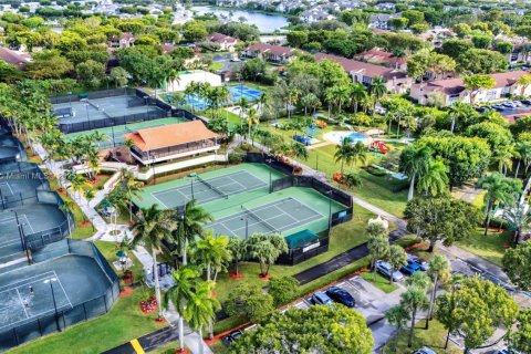 Condo in Doral, Florida, 3 bedrooms  № 1954938 - photo 30