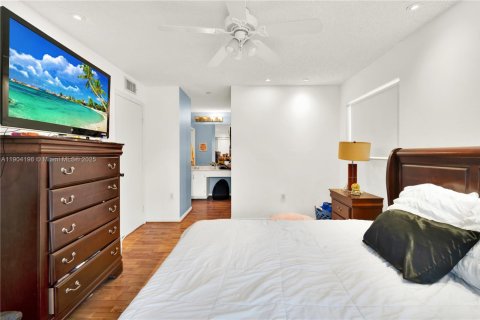 Condo in Doral, Florida, 3 bedrooms  № 1954938 - photo 16
