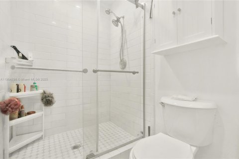 Condo in Doral, Florida, 3 bedrooms  № 1954938 - photo 22