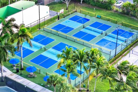 Condo in Doral, Florida, 3 bedrooms  № 1954938 - photo 4