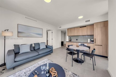 Condo in Miami, Florida, 2 bedrooms № 2252444 - photo 11