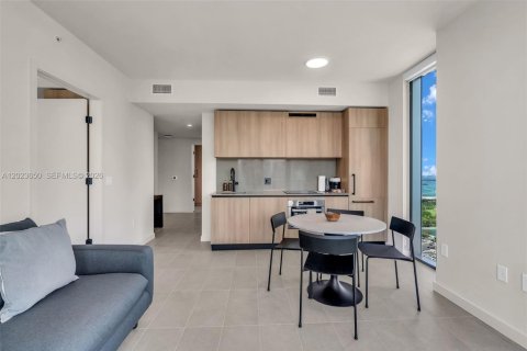 Condo in Miami, Florida, 2 bedrooms № 2252444 - photo 9