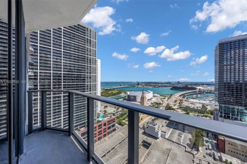 Condo in Miami, Florida, 2 bedrooms № 2252444 - photo 5