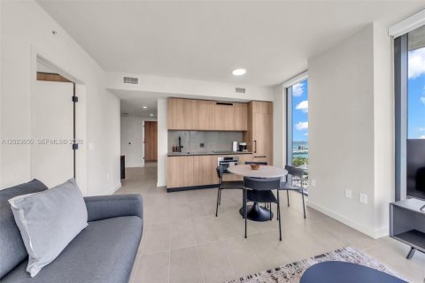 Condo in Miami, Florida, 2 bedrooms № 2252444 - photo 12