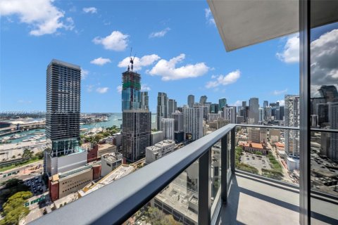 Condo in Miami, Florida, 2 bedrooms № 2252444 - photo 4