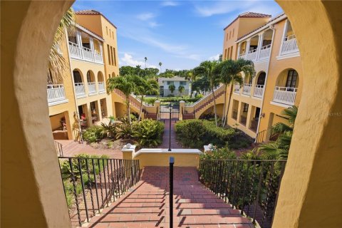 Condominio en venta en Saint Petersburg, Florida, 2 dormitorios, 112.32 m2 № 2239640 - foto 27