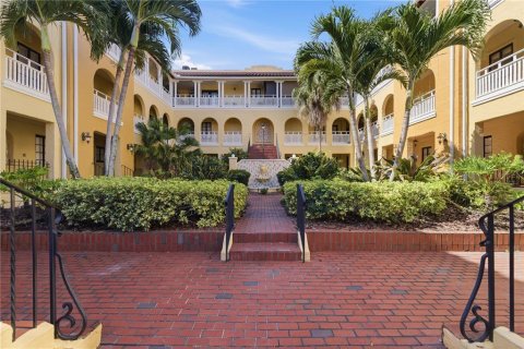 Condominio en venta en Saint Petersburg, Florida, 2 dormitorios, 112.32 m2 № 2239640 - foto 28