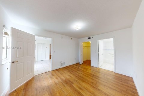 Купить кондоминиум в Майами, Флорида 2 спальни, 83.61м2, № 1997487 - фото 14