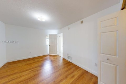 Купить кондоминиум в Майами, Флорида 2 спальни, 83.61м2, № 1997487 - фото 13