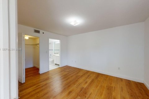 Купить кондоминиум в Майами, Флорида 2 спальни, 83.61м2, № 1997487 - фото 11