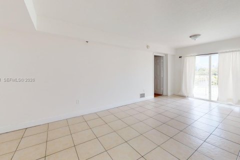 Купить кондоминиум в Майами, Флорида 2 спальни, 83.61м2, № 1997487 - фото 24