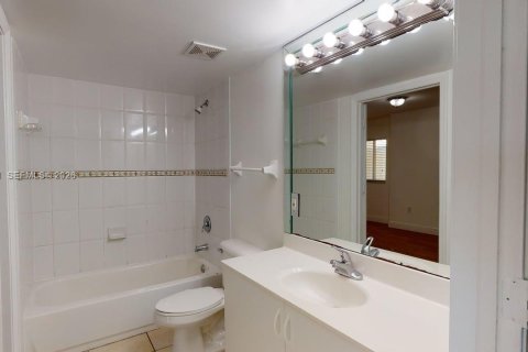 Купить кондоминиум в Майами, Флорида 2 спальни, 83.61м2, № 1997487 - фото 7