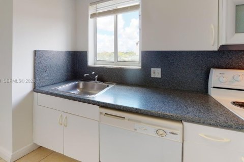 Купить кондоминиум в Майами, Флорида 2 спальни, 83.61м2, № 1997487 - фото 4