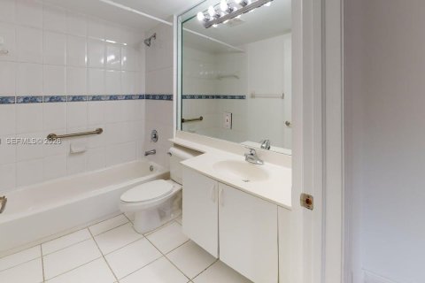 Купить кондоминиум в Майами, Флорида 2 спальни, 83.61м2, № 1997487 - фото 18