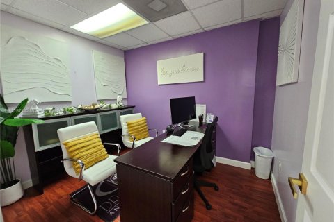 Commercial property in North Miami, Florida № 1809496 - photo 7