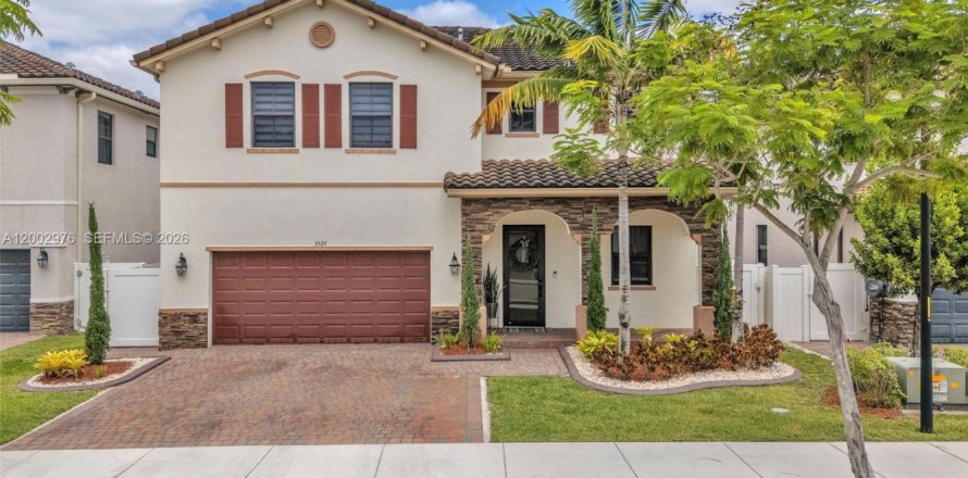 Condominio en Hialeah, Florida, 4 dormitorios  № 2069190